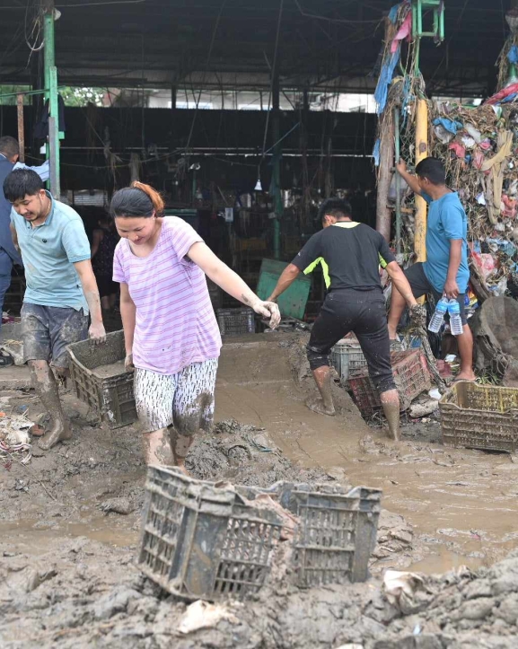 बाढीले बल्खु तरकारी बजारमा तीन करोडको क्षति