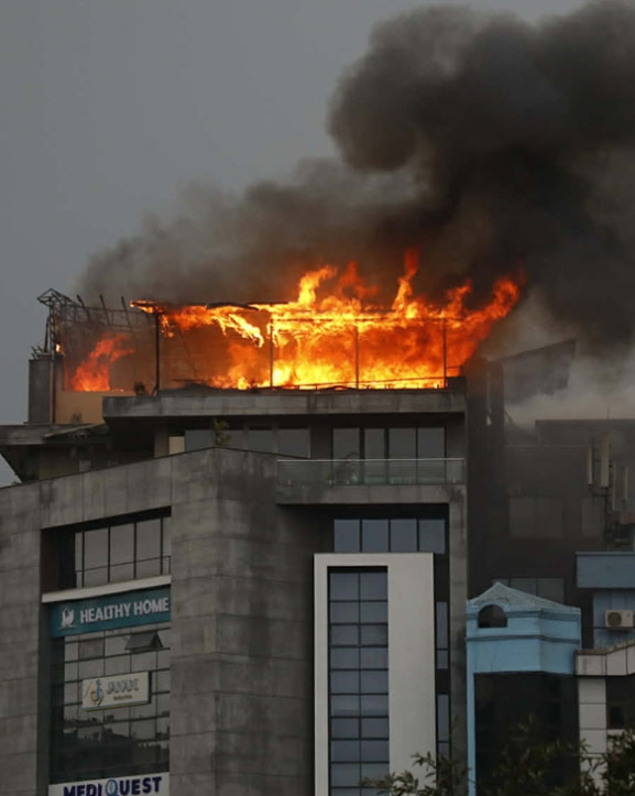 पुल्चोकस्थित दाउरा थकालीमा आगलागी