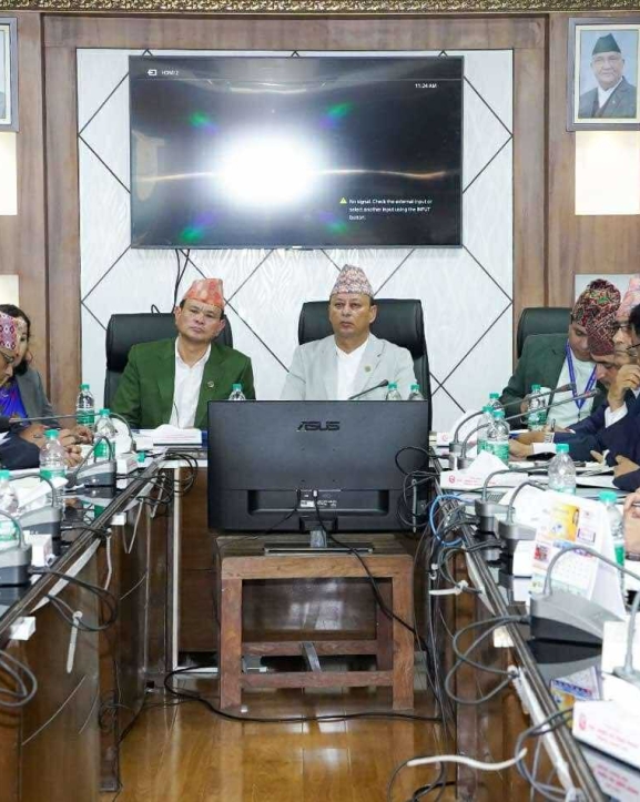 काममा ढिलासुस्ती नगर्न मातहतका कर्मचारीलाई ऊर्जामन्त्री खड्काको निर्देशन