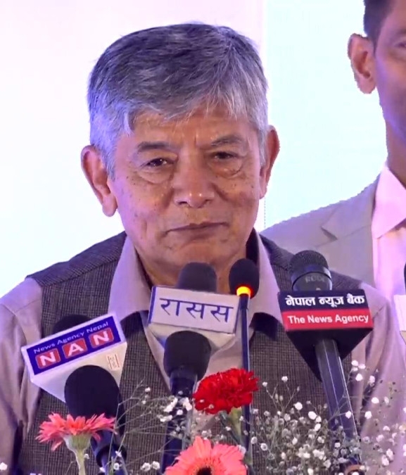 लोकतन्त्र आइसकेपछि देशमा धेरै विकास भएको छ : मदनकृष्ण श्रेष्ठ