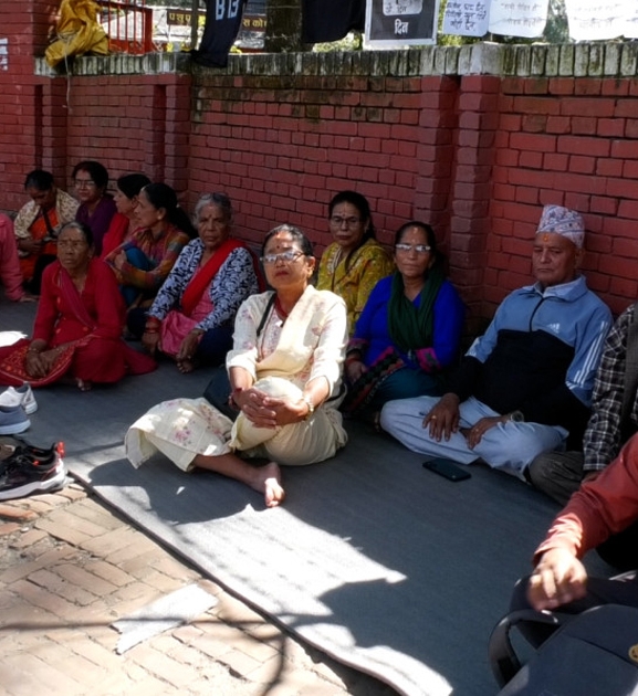 १७८ दिनदेखि पशुपति क्षेत्र विकास कोषको गेटअगाडि तिलगंगावासीको धर्ना
