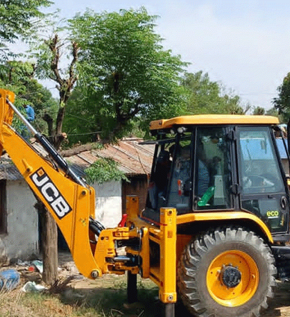 कोहलपुरमा सार्वजनिक जग्गा खाली गराउन डोजर परिचालन