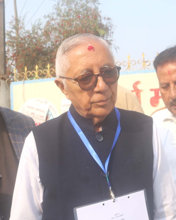 कांग्रेस नेता डा कोइरालाद्वारा मतदान