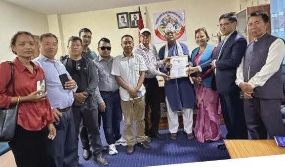 त्रियुगालाई स्थानीय सञ्चार नीति बनाउन आग्रह