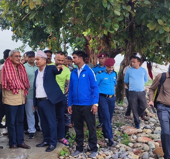 महाकाली नदी किनारका बस्ती जोगाउन ठूलो वर्षा हुनुअघि नै बाँध निर्माण हुन्छ : गृहमन्त्री लेखक