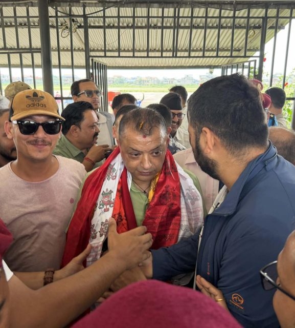 रास्वपा महाधिवेशनमा सहभागी हुन चितवन पुगे गगन थापा