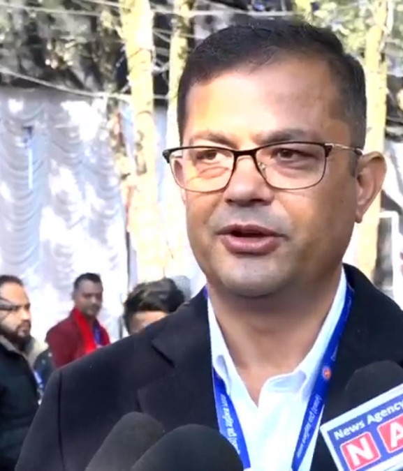 राष्ट्रियताको रक्षा गर्न ओलीको विकल्प छैनः पदम गिरी