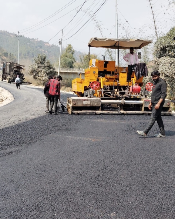 गच्छे–भालुवाङ सडकको काम द्रुतगतिमा