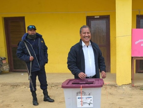 तीन चुनाव बहिस्कार गरेका विप्लवले गरे मतदान 