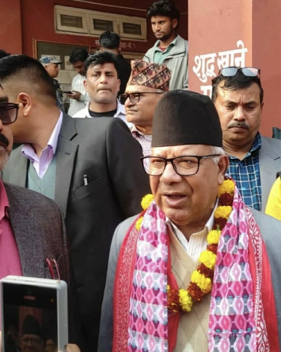 रौतहट-१ बाट पूर्वप्रधानमन्त्री माधवकुमार नेपालको उम्मेदवारी दर्ता