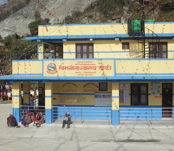 चिमखोलामा स्वास्थ्य : पूर्वाधार थपियो, सेवा थपिएन