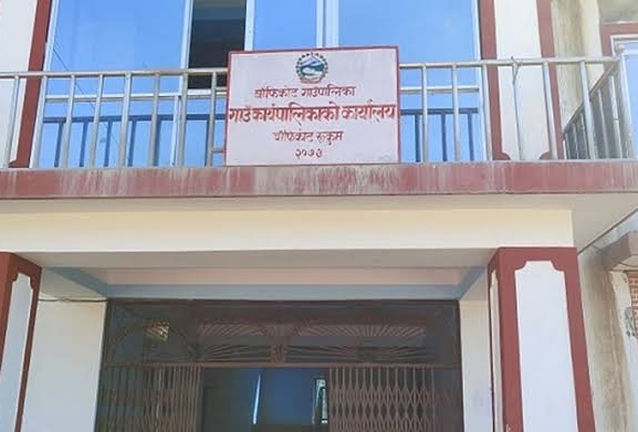 बाँफिकोटमा करार शिक्षकको म्याद नथपिने