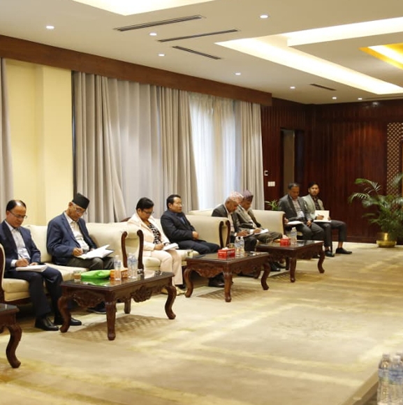 चुनावको माहोल, सरकारलाई दल मनाउनै हम्मे   