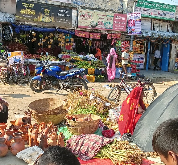 लहान बजारमा छठ पर्वको चहलपहल