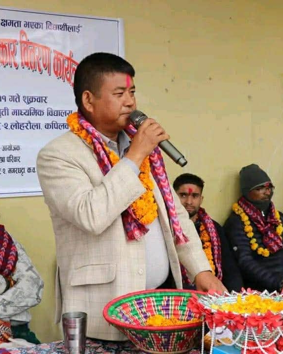 जनजागृति माविका विद्यार्थीलाई न्यानो कपडा 