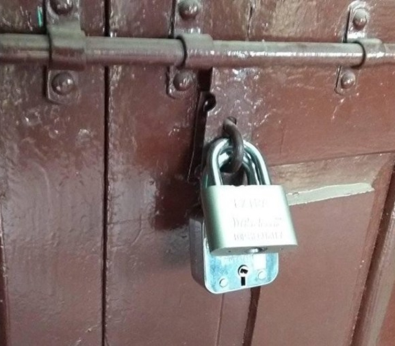 पहिरो पन्छाउने प्रयास नगरेपछि वडा कार्यालयमा तालाबन्दी