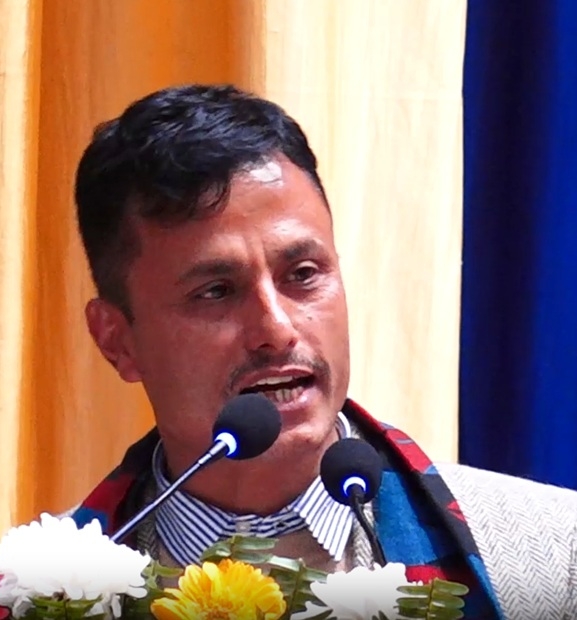 विमानस्थलको ढोका थुनेर मात्र बढ्दो पलायन रोक्न सकिँदैन : महानिर्देशक तिवारी