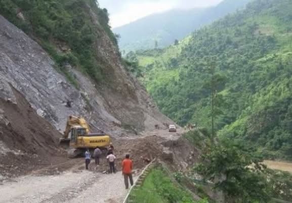 आजदेखि तुरतुरे–चाम्बास सडकखण्ड दैनिक छ घण्टा बन्द