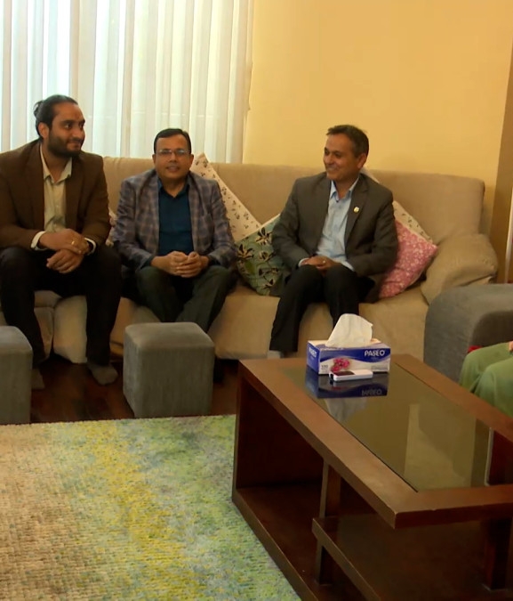 गृहमन्त्री अर्यालद्वारा पूर्वराष्ट्रपति भण्डारीसँग भेटवार्ता, आन्दोलनमा जलेको घरको निरीक्षण