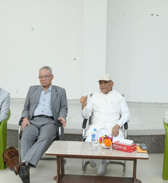 एमाले संसदीय दलको बैठक जारी