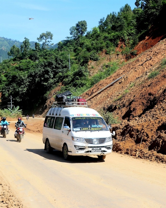 सडक पूर्वाधारमा ठूलो क्षति, अधिकांश सडक सञ्चालनमा