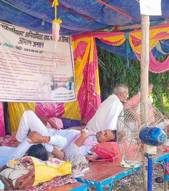 अनशन बसेका वडाध्यक्षलाई स्थानीयको समर्थन बढ्दै, गाउँपालिका कार्यालयमा तालाबन्दी