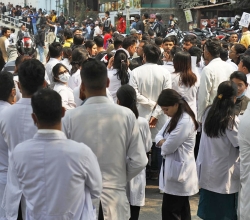 उपभोक्ता अदालतविरुद्ध डाक्टरहरू संघर्षमा