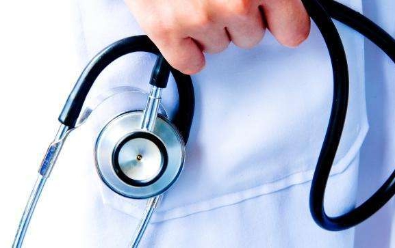 सुविधाको मोहमा पलायन हुँदैछन् नेपाली चिकित्सक