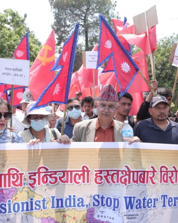नेपालमाथिको हस्तक्षेप बन्द गर्न माग गर्दै भारतीय दुतावास अगाडि प्रदर्शन 