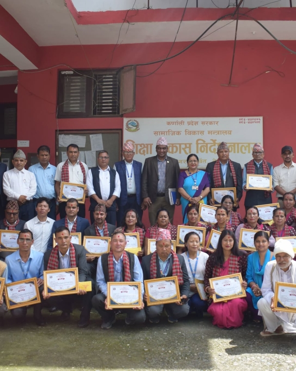 ३० उत्कृष्ट शिक्षक सम्मानित