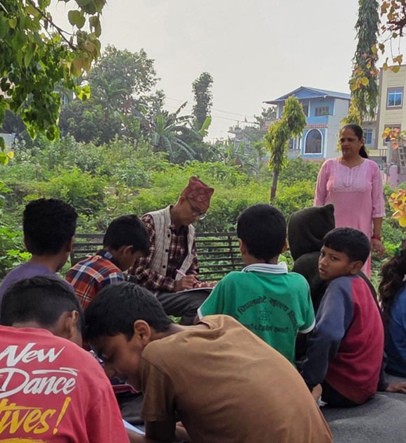 खुला आकाशमुनिको ‘ट्युसन’ कक्षा !