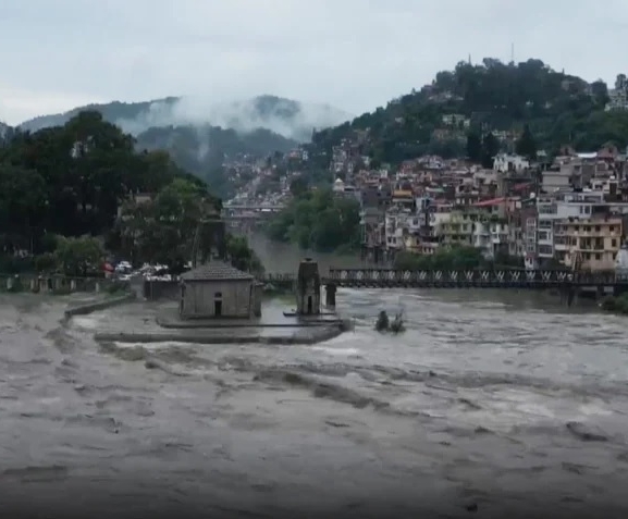 भारतमा बाढीका कारण ५० जनाभन्दा बढी बेपत्ता