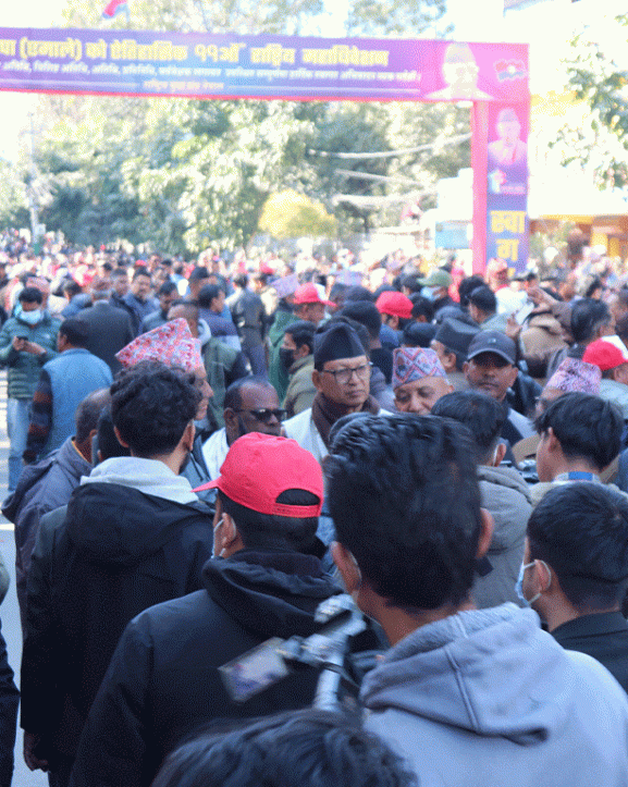 एमालेमा मतदान निर्धारित समयभन्दा ढिलो हुने, मतदान गर्न ४० मिनेट लाग्ने