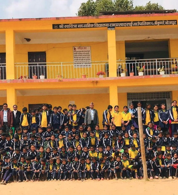 बैकुण्ठेका सामुदायिक विद्यालयका ४३८ विद्यार्थीलाई पोसाक वितरण