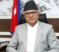 कोशीका मुख्यमन्त्री भेटन मोबाइल निषेध