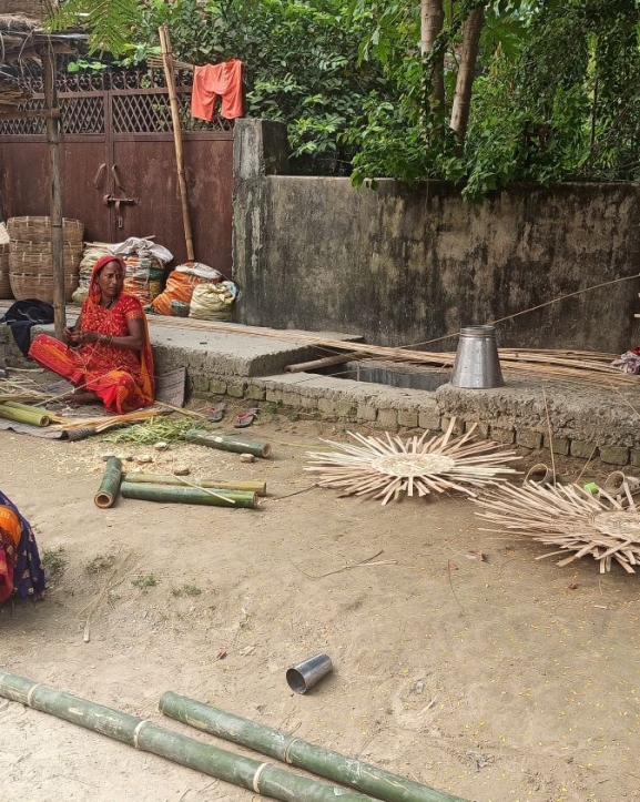 प्लाष्टिकका सामग्रीले पुर्ख्यौली पेसा सङ्कटमा