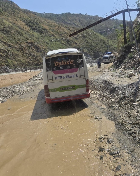 देशैभर फैलियो मनसुन प्रणाली, बीपी राजमार्गमा राति गाडी चलाउन बन्द