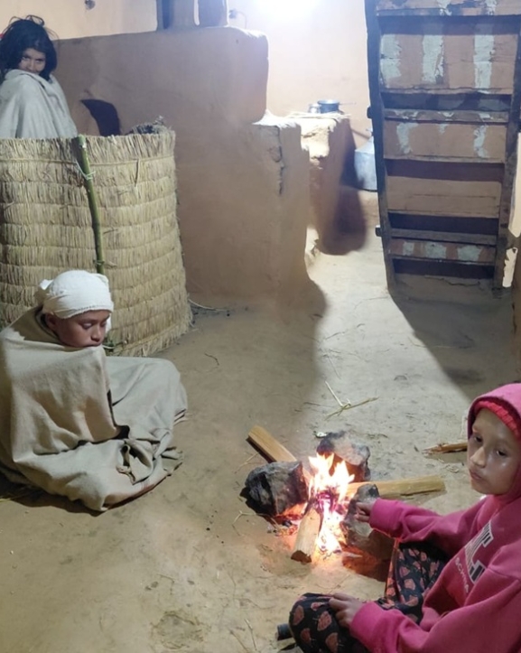 बाबुको निधनपछि बिचल्लीमा बालबच्चा, सहयोगको अपिल