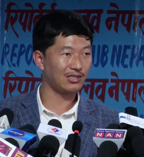 सरकार परिणामभन्दा ‘फण्डा’को पछि लाग्यो : आरेन राई