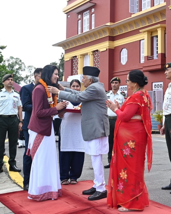 राष्ट्रपति पौडेलले गरे पदक विजेता पलेशालाई सम्मान