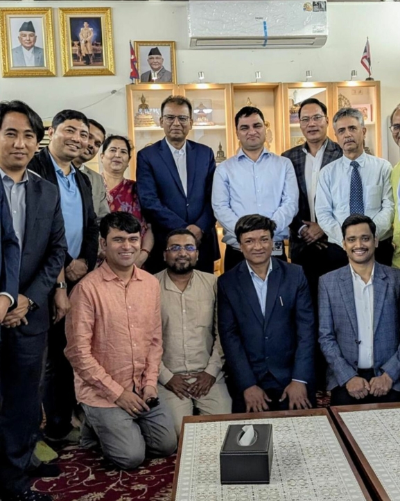 थाइल्याण्डमा क्रियाशील नेपाली स्वास्थ्यकर्मीसँग मन्त्री पौडेलद्वारा सुझाव संकलन