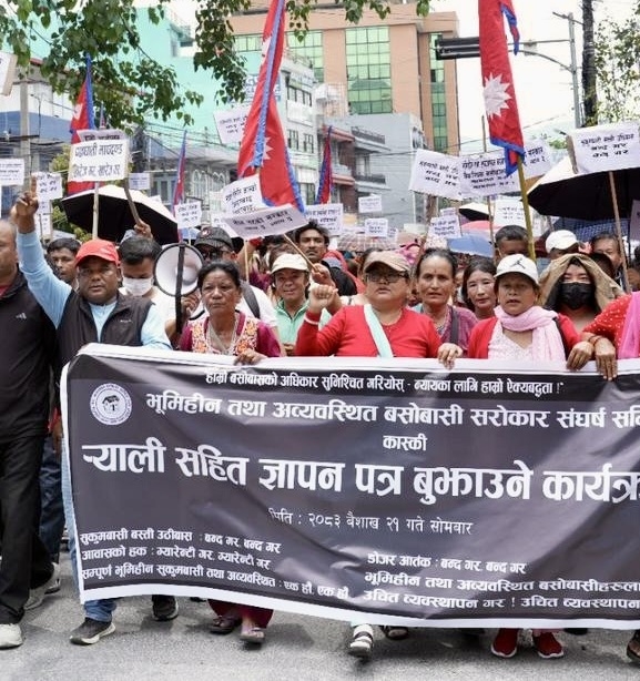 देशैभर डोजर ‘आतंक’, सडकमा निस्किए सुकुम्वासी
