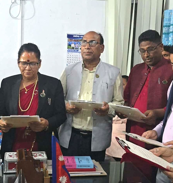 तीन वर्षमा पाँच सरकार, पुराना दलहरू सत्तामा एकसाथ