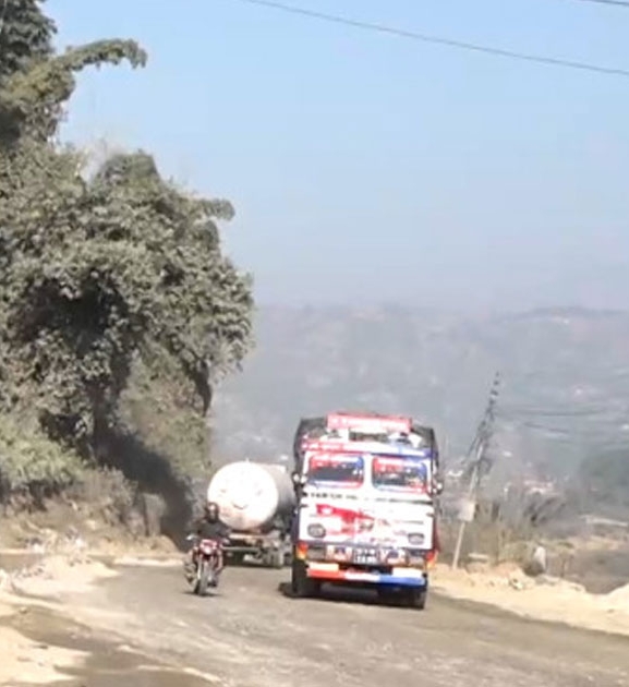 पृथ्वी राजमार्ग विस्तार : अझै करिब १०० बिजुलीको पोल सार्न बाँकी