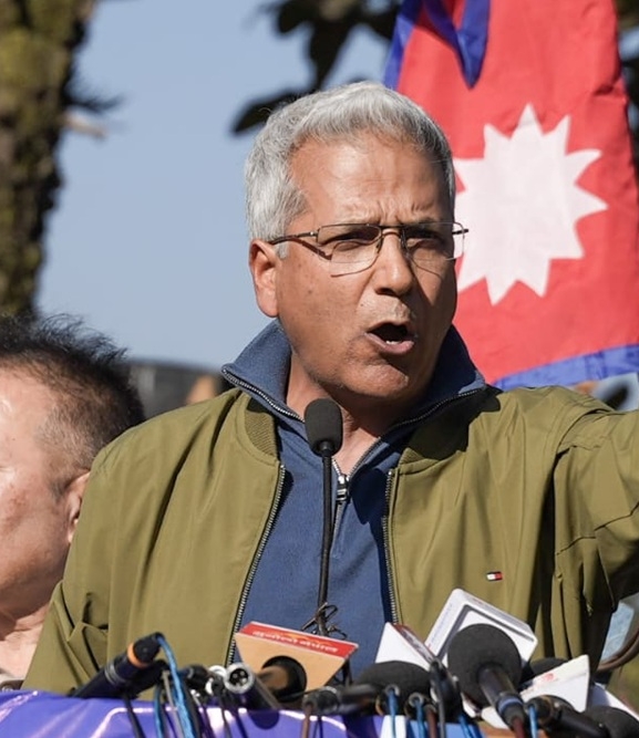 लोकतन्त्रभित्र राजतन्त्र समेटौं : रविन्द्र मिश्र