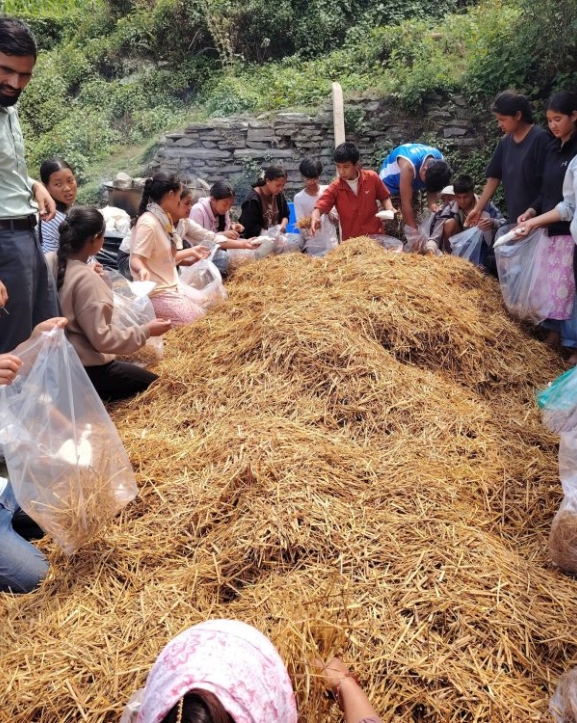 विद्यार्थीलाई पढाइसँगै सीप सिकाउँदै बेनीका विद्यालय