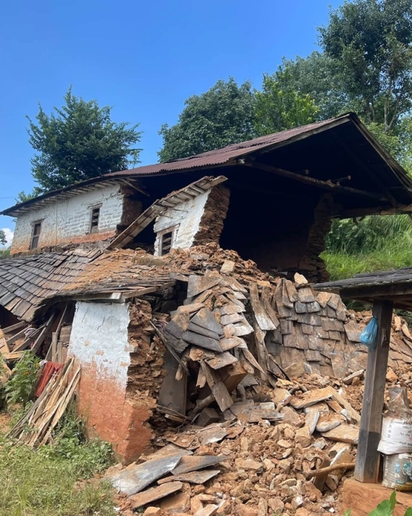 पर्वतमा बाढीपहिरोबाट ३ सय परिवार विस्थापित