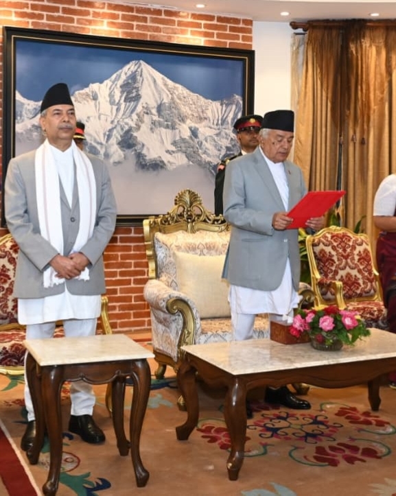 नवनियुक्त प्रधानमन्त्री कार्कीले लिइन् शपथ