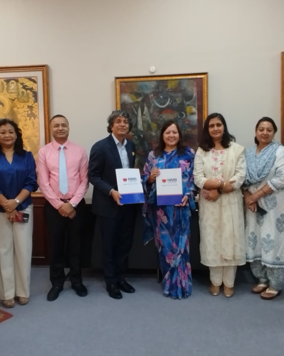 इन्भेस्टमेन्ट बैंकले महिला उद्यमी महासंघका सदस्यलाई सेवामा छुट दिने