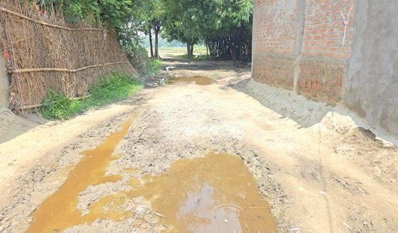 सिरहाको बेतौनावासीको गुनासो ‘हाम्रो आवाज सुन्ने कोही भएनन्’